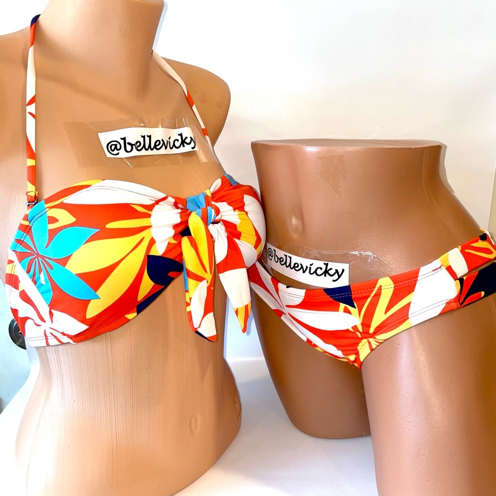 HOBIE Floral Bikini Set Swimsuit Set Size Medium E70. See my other listing